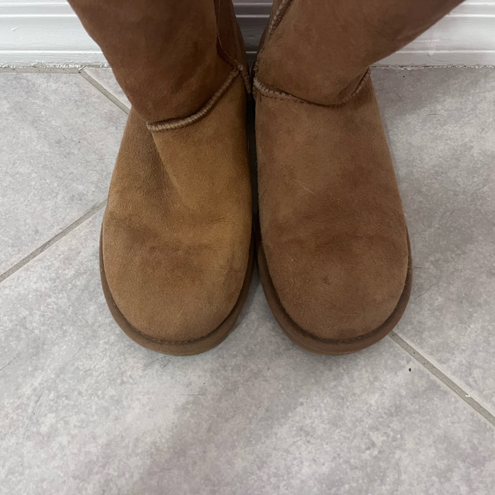 UGG Beige Sheepskin Boots - Picture 4 of 8